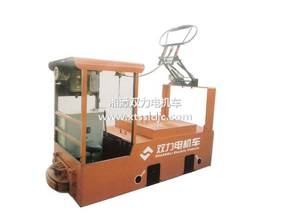 1.5噸250V電機(jī)車(chē).JPG