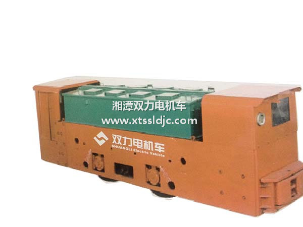 12噸雙司機室電機車.JPG